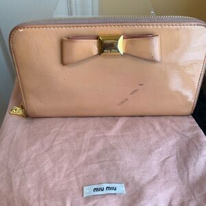 Miu Miu pre loved Nude Bow Accent Wallet